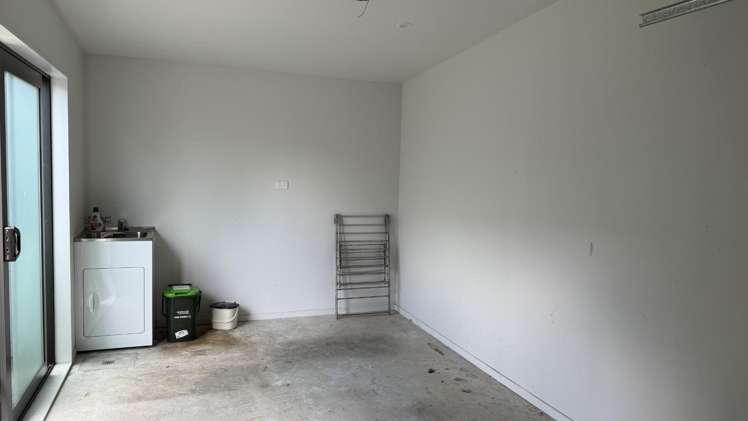 4/3 Walsh Road Milldale_19