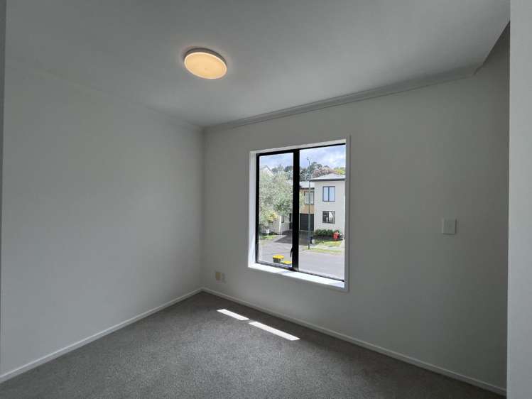 4 Barnea Circle Glen Eden_1