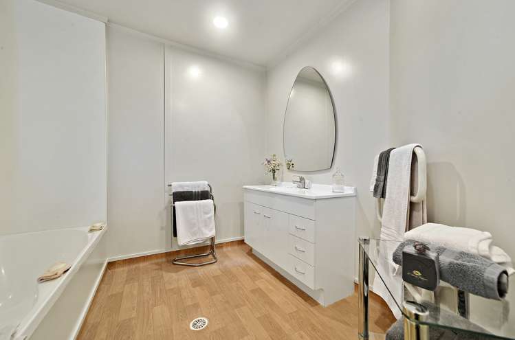 8/11 Freeman Way Manukau_10