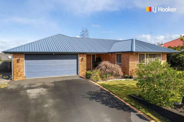 Spacious Family Living in Popular Sunninghurst