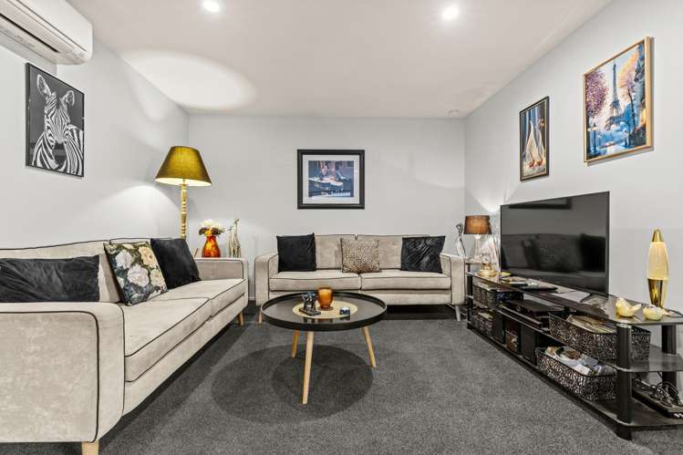 14 Hussey Road Harewood_14