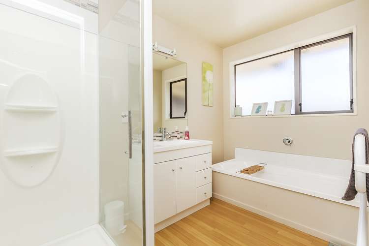 30 Dusky Crescent Aotea_14