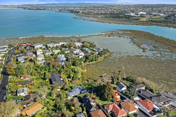 2/11 Francis Street Hauraki_43