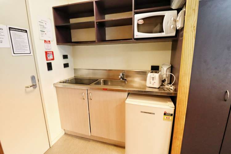317/12 Martin Square 2185_2
