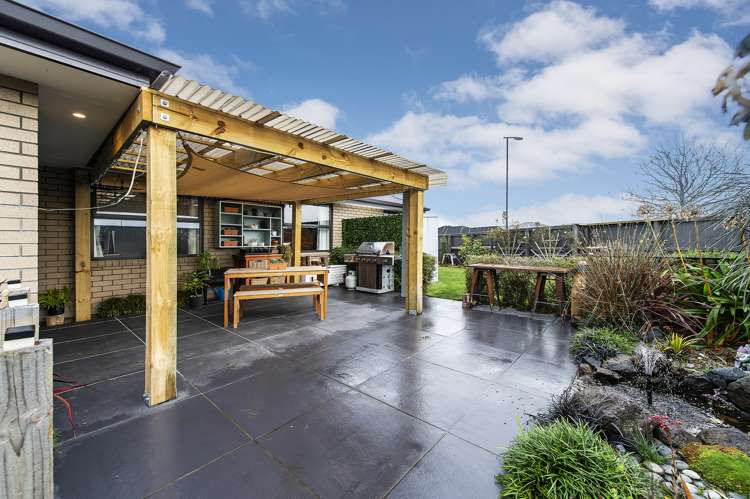 77 Sunline Avenue Lincoln_17