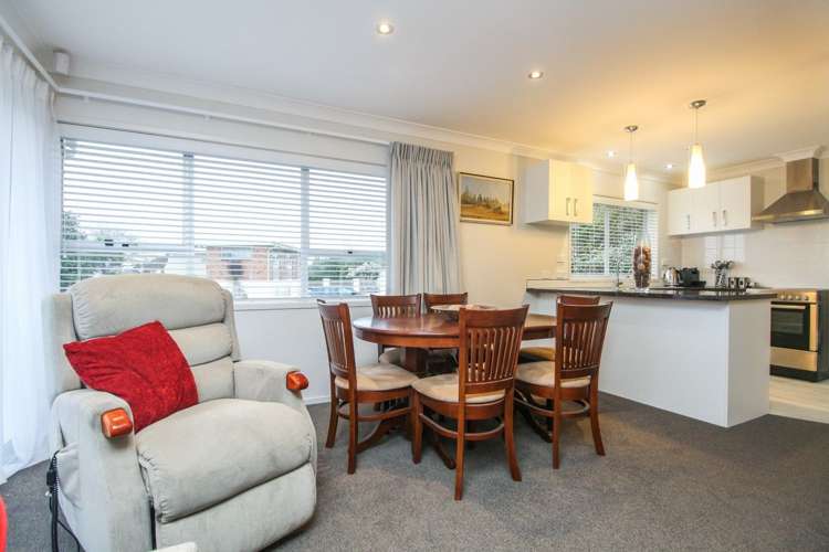 1/16 Eyre Street Henderson_10