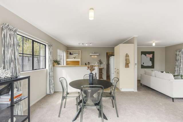 9a Dasent Street Karori Central_2