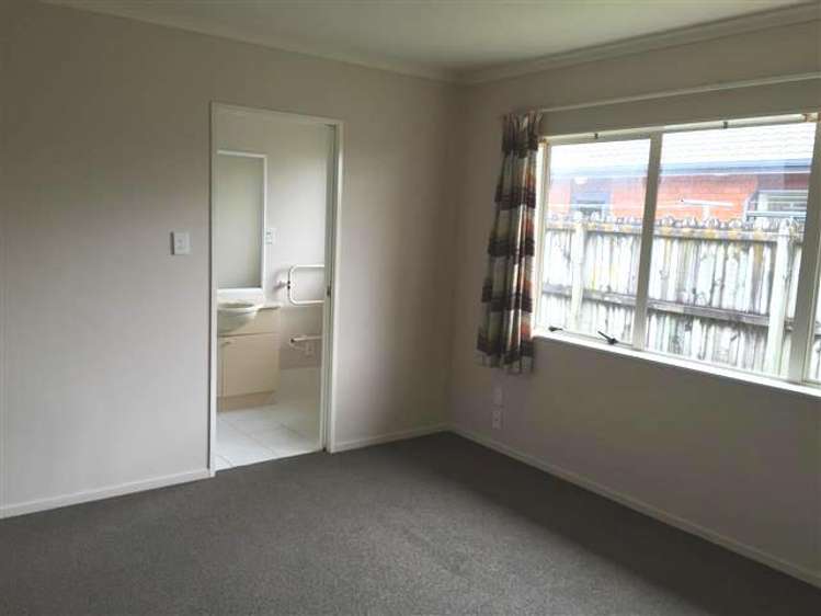 6 Farmdale Court Flat Bush_5