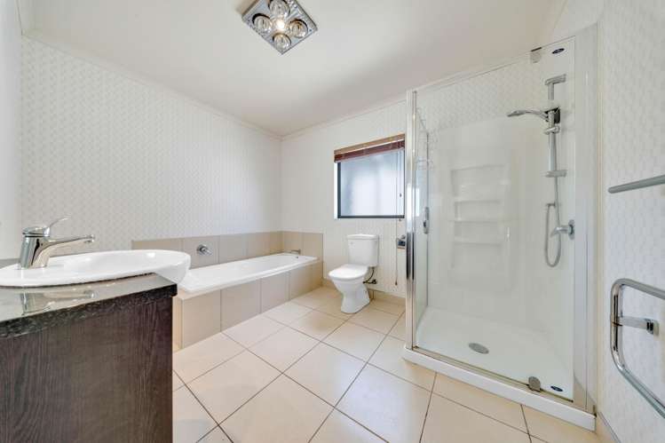 17 Norwood Drive Flat Bush_17