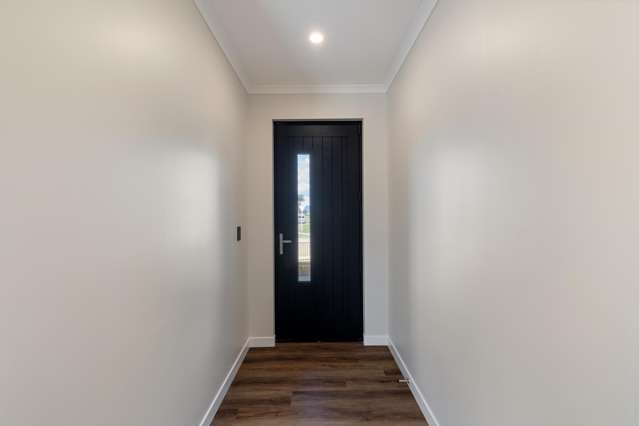 111 Churcher Street Feilding_3