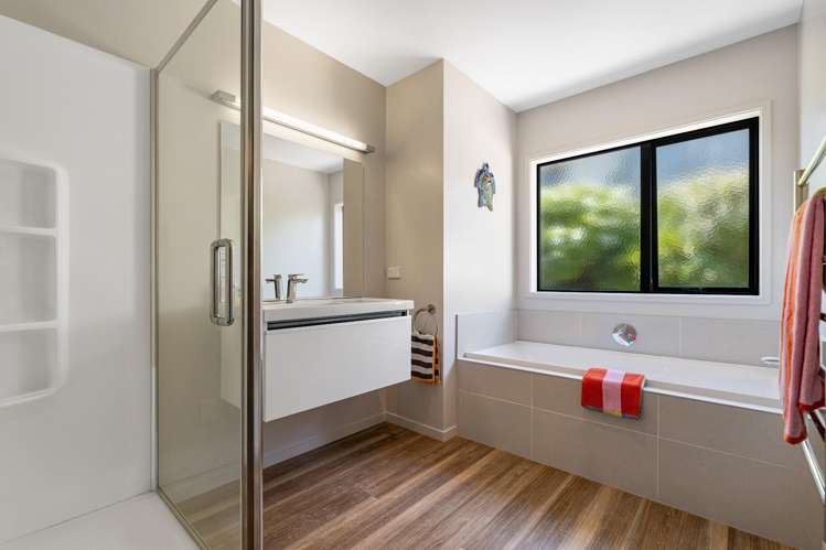 12 Ellesmere Close Pyes Pa_17