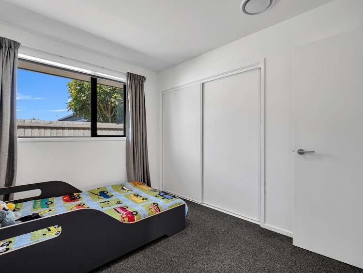 98 Sunline Avenue Lincoln_18