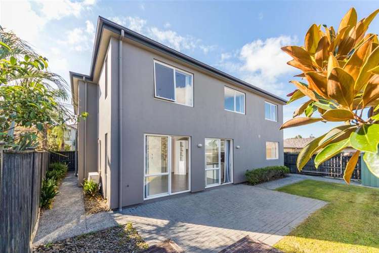 10 Stamford Crescent Flat Bush_21