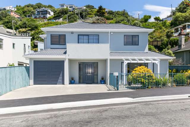 136 Queens Drive Lyall Bay_1