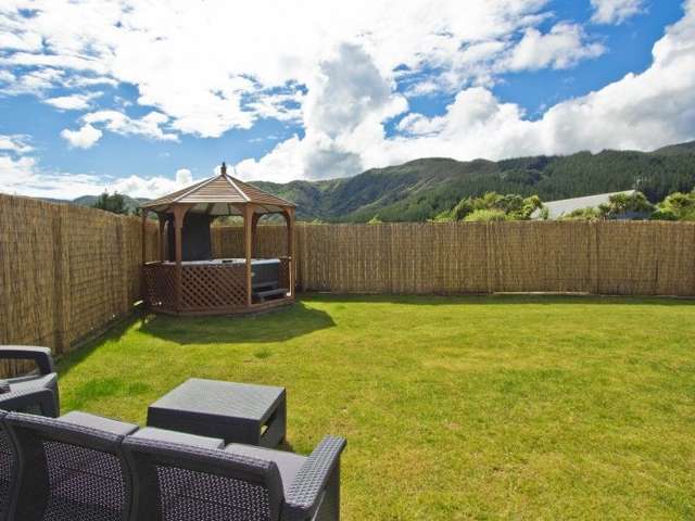 35 Grimsby Grove Wainuiomata_2