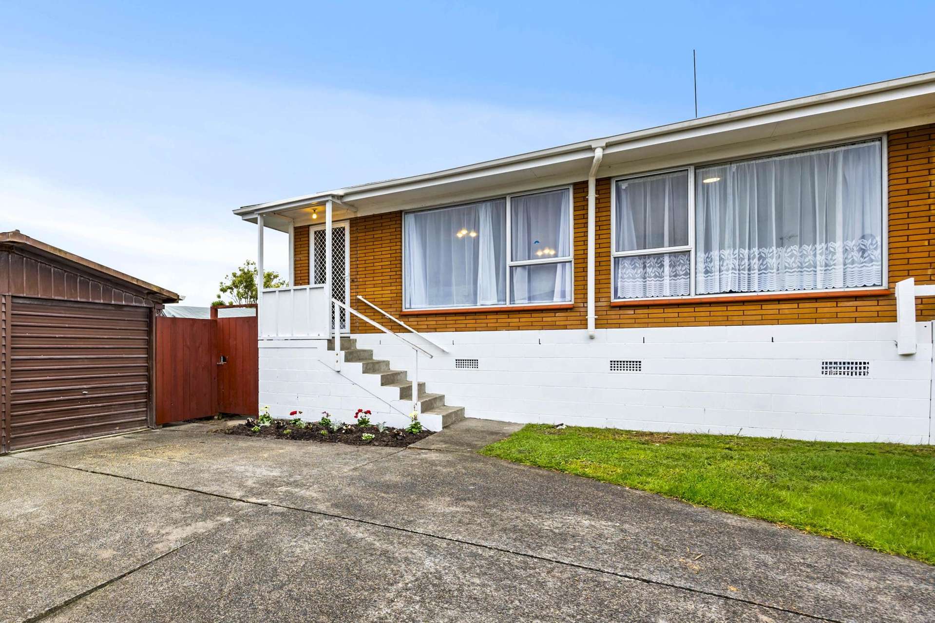 2/39 Blacklock Avenue Henderson_0