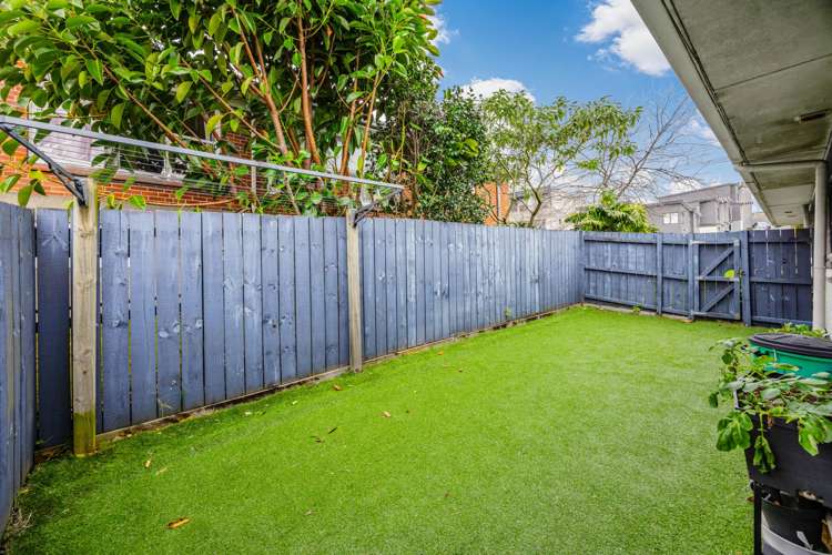 2/40 Panama Road Mount Wellington_12