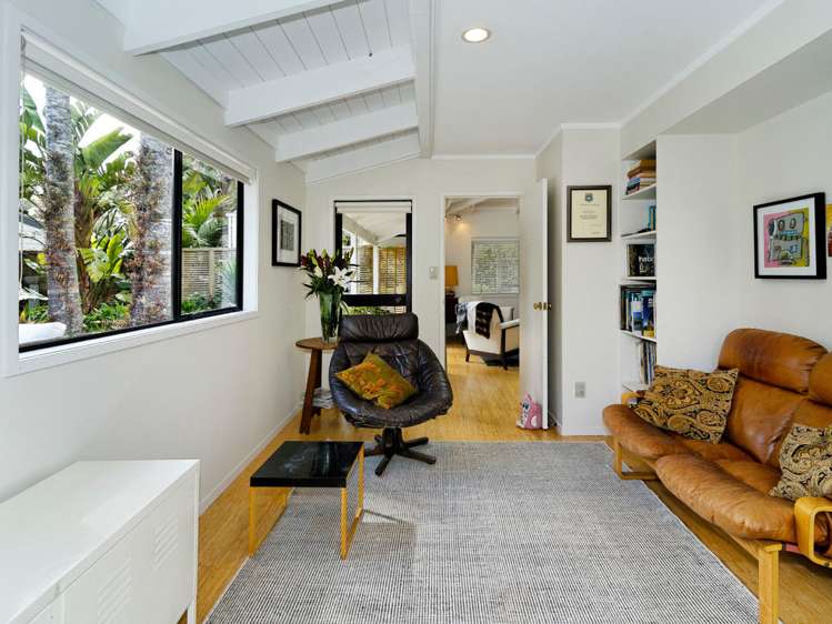 111 Daffodil Street Titirangi_9