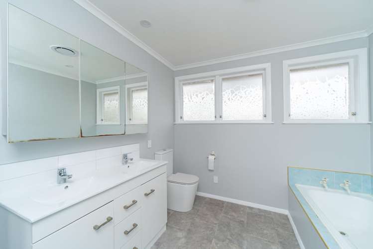 109 Long Melford Road Awapuni_17