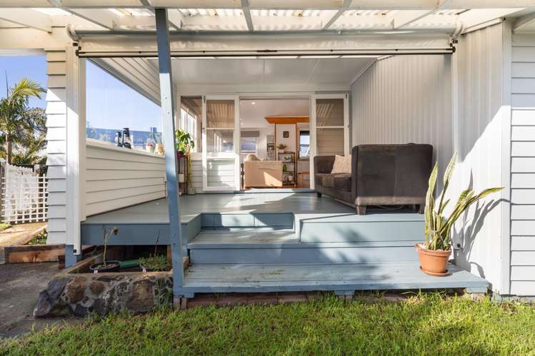 8 Montmere Avenue Te Atatu Peninsula_17