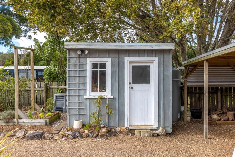 11 Putiki Road Ostend_21