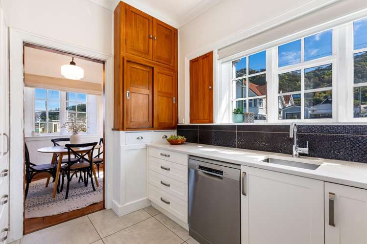 132 Lyall Parade Lyall Bay_6