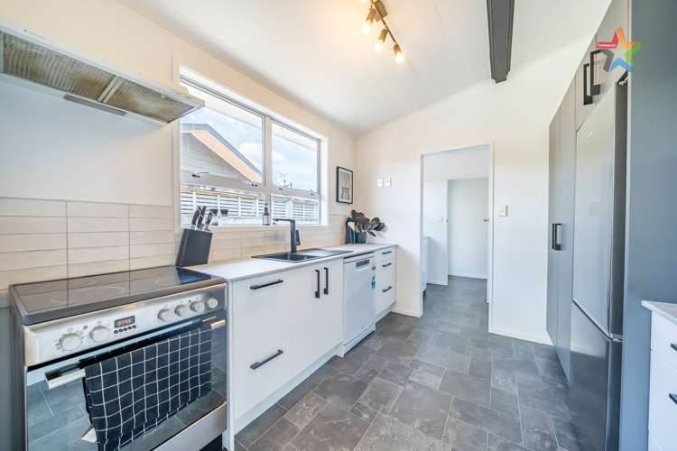 3 Karamea Grove Wainuiomata_8