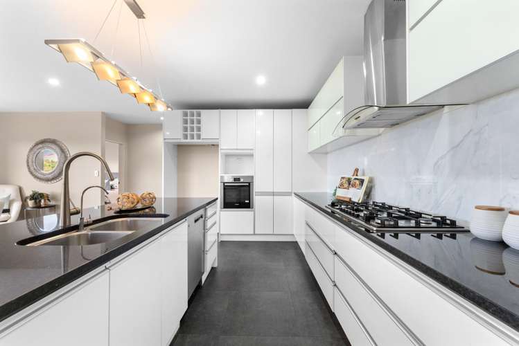 83 Lake Panorama Drive Henderson Valley_6