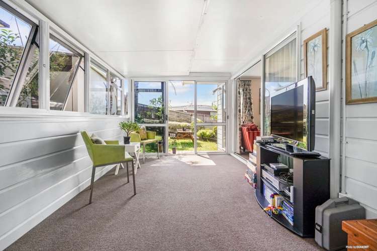 2/19 Churchill Road Cockle Bay_9