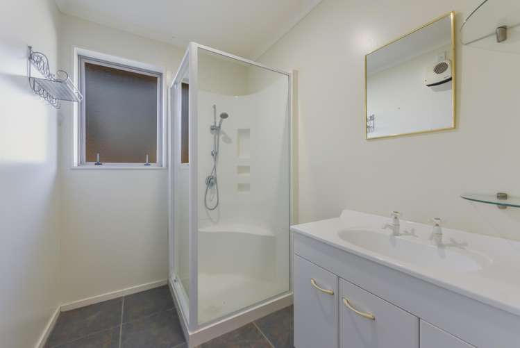 8 Otia Drive Richmond_14