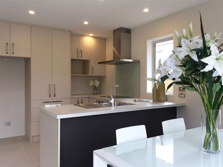 2/61 Lincoln Road Hillmorton_1