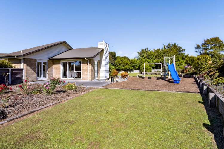 1 Elizabeth Grove Stratford_37