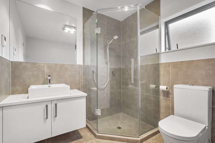 54 Bordeaux Parade Te Atatu South_16