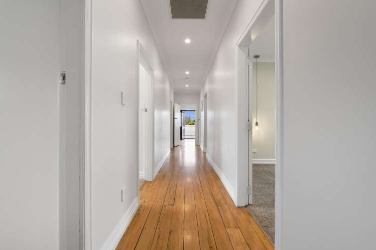54 Waiwaka Terrace Strandon_14