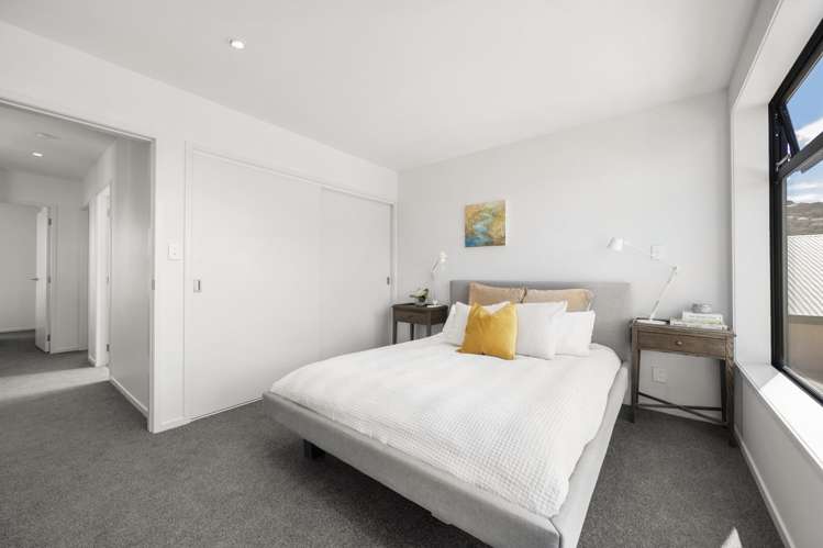 96A Apu Crescent Lyall Bay_10