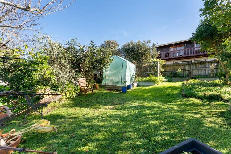 15 Jaemont Avenue Te Atatu South_39