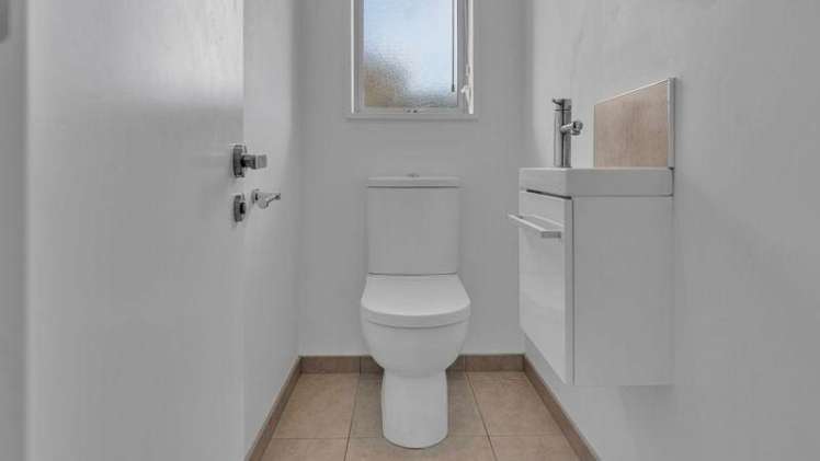 16 Winfield Dr Wigram_15