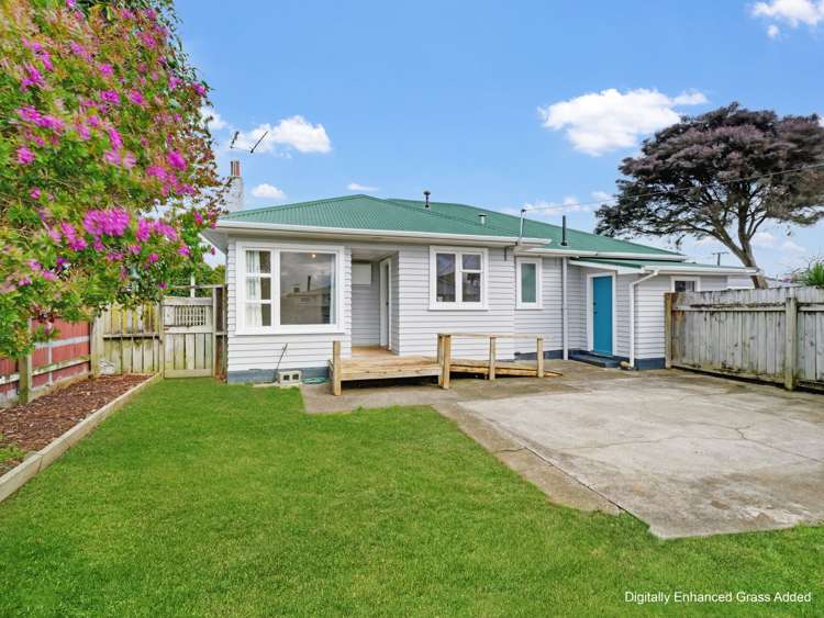 595 Queen Street East Levin_11