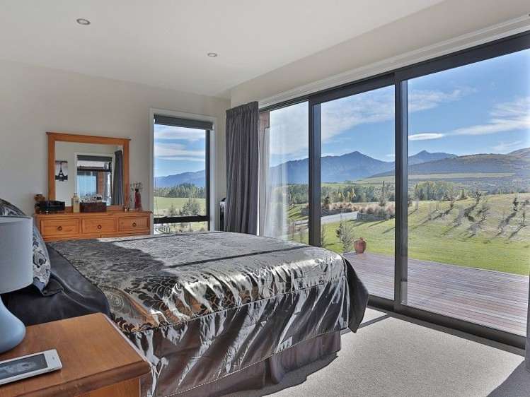 46 Falconer Rise Jacks Point_20