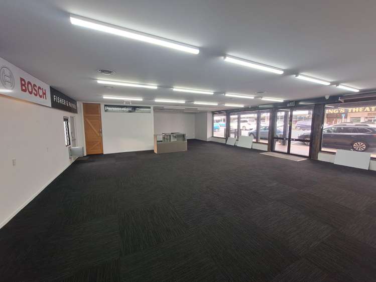 212 Broadway Stratford_1