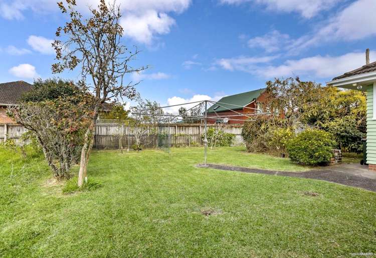 16 Oakdale Road Hillsborough_12