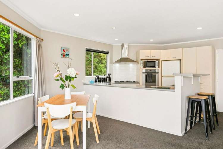 5 Erskine Close Island Bay_4