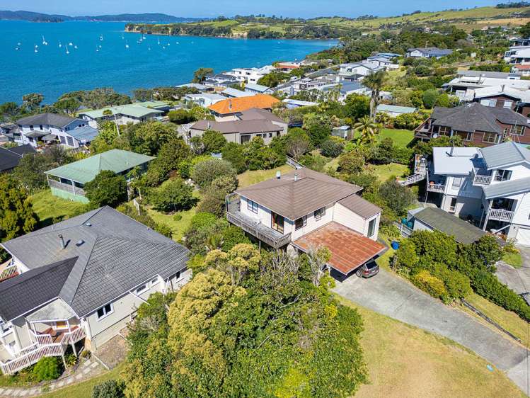 26 Deerness Crescent Algies Bay_13