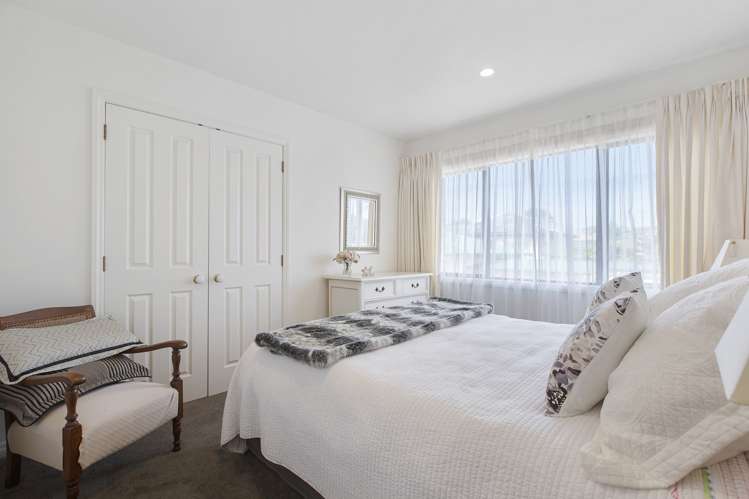 91a The Drive Epsom_17