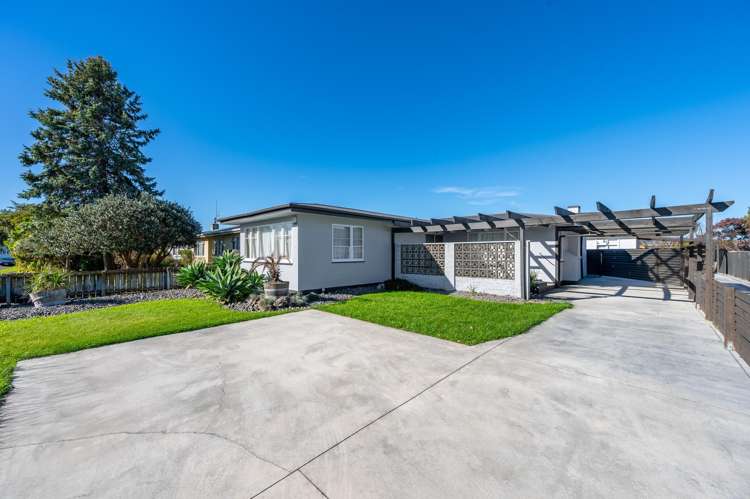1 Fleming Crescent_0