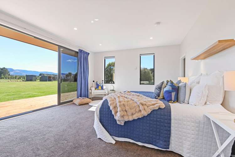 102 Glews Road Cust_27