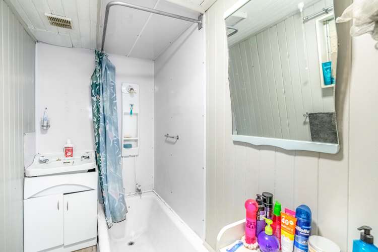 83 Lowe Street Avenal_11