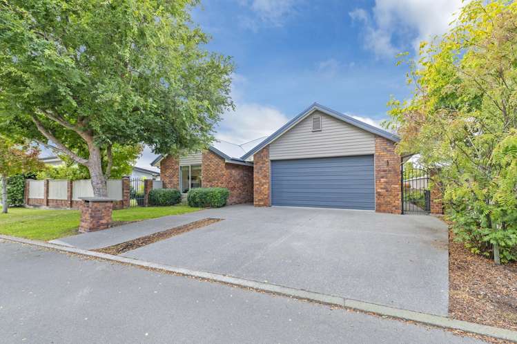 18 Perthshire Crescent_0