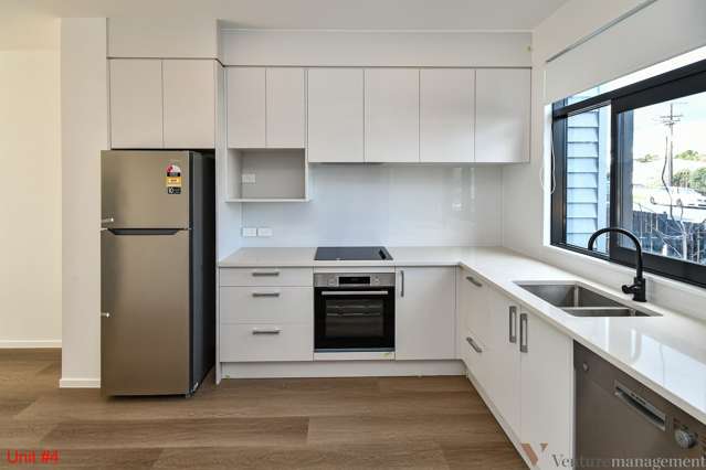 2/22 James Laurie Street 11401_1