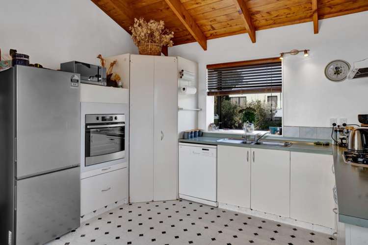 8b Squire Place Blagdon_18